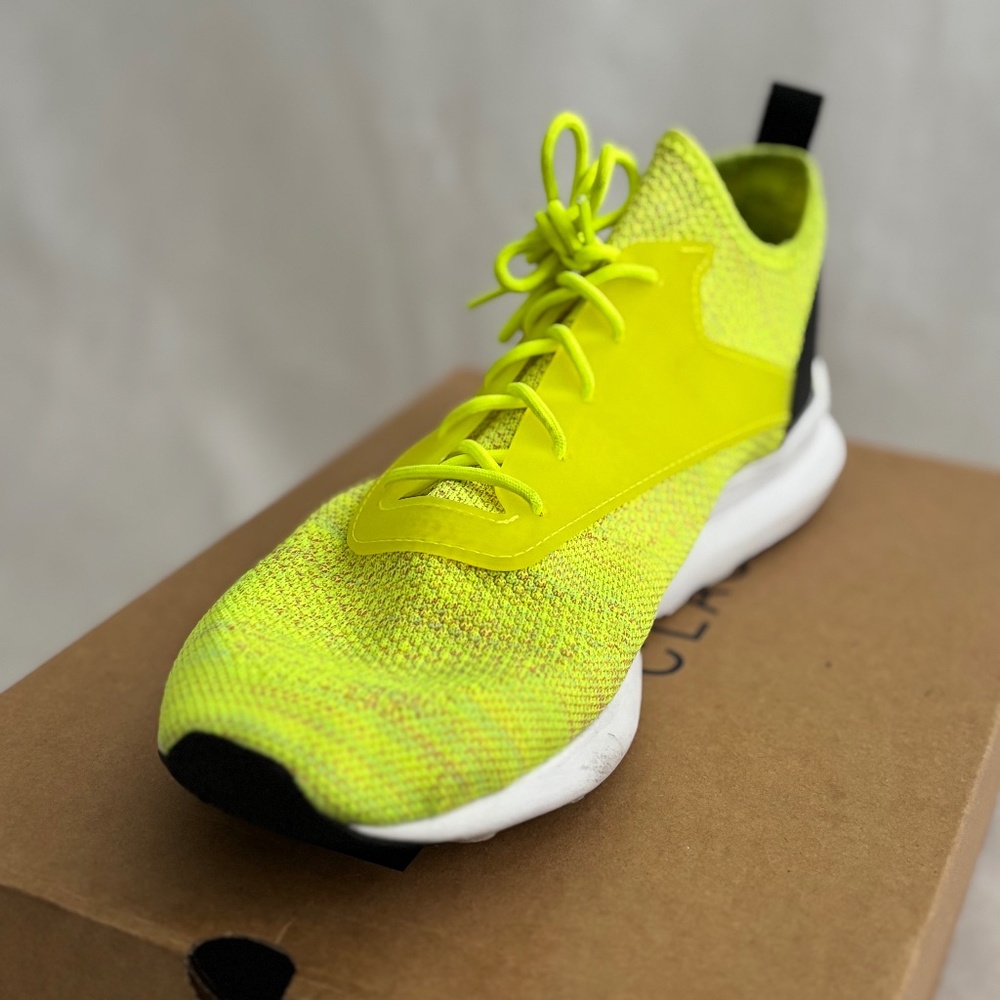 REEBOK MEN ZOKU RUNNER ISM (YELLOW / SOLAR YELLOW) Used in box